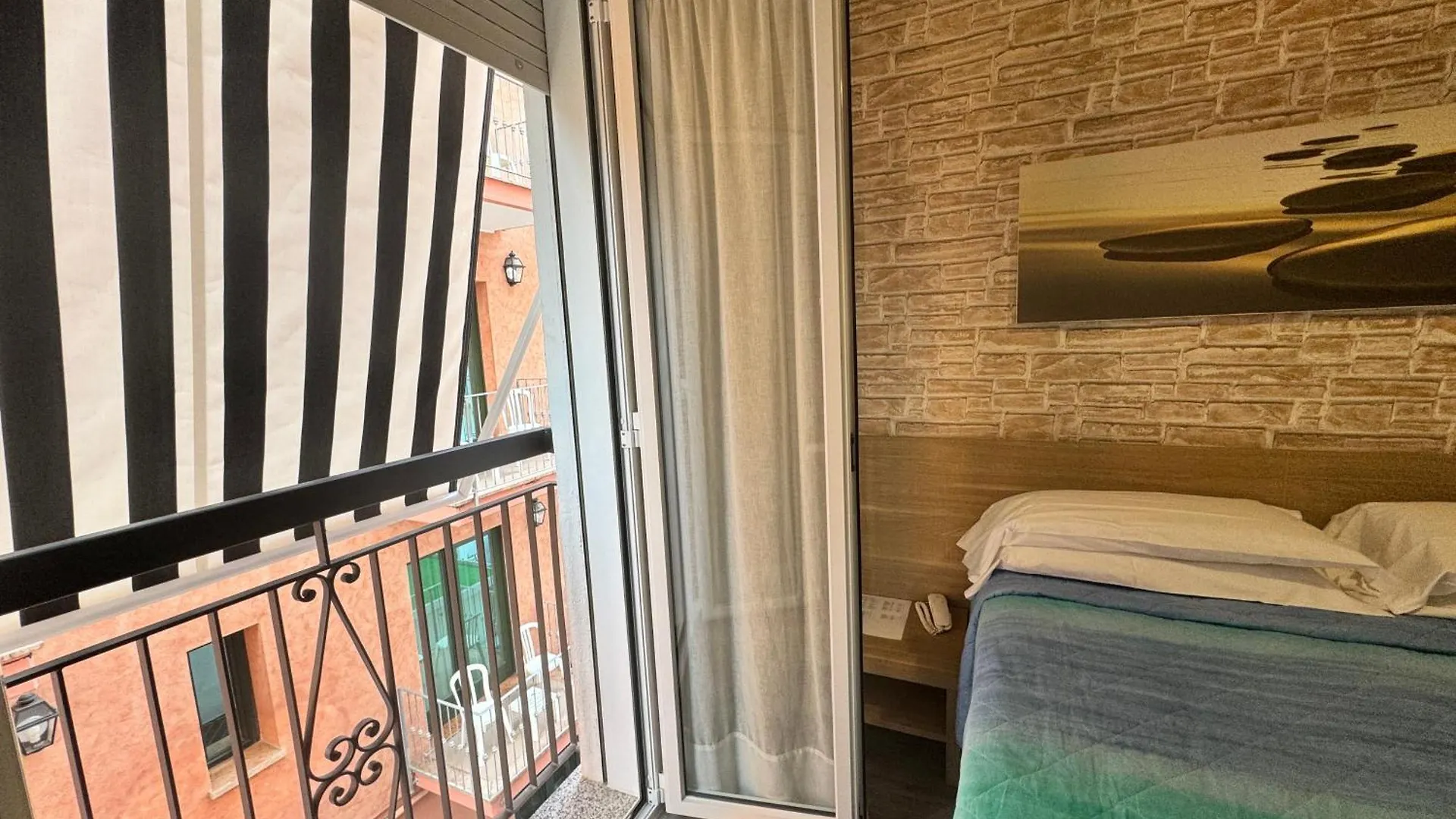Regina Urban Beach Hotel Lido di Jesolo 3*,  Włochy