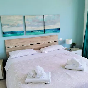 Red Luxury In Borgo Guardiola Near Cefalù Italia
